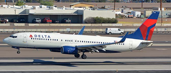 Delta Boeing 77-8325 N3753 , Phoenix Sky Harbor, October 6, 2017